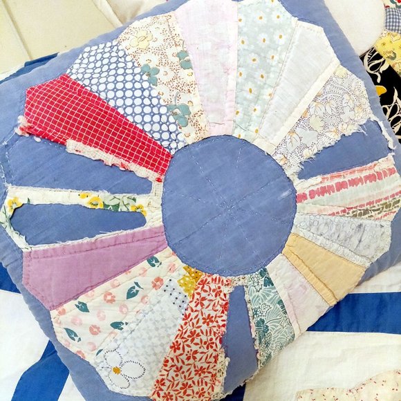 Vintage Handmade Patchwork Quilt Pillows 2 Dresden Plate Flower Old Fabric 1930s - Picture 4 of 16